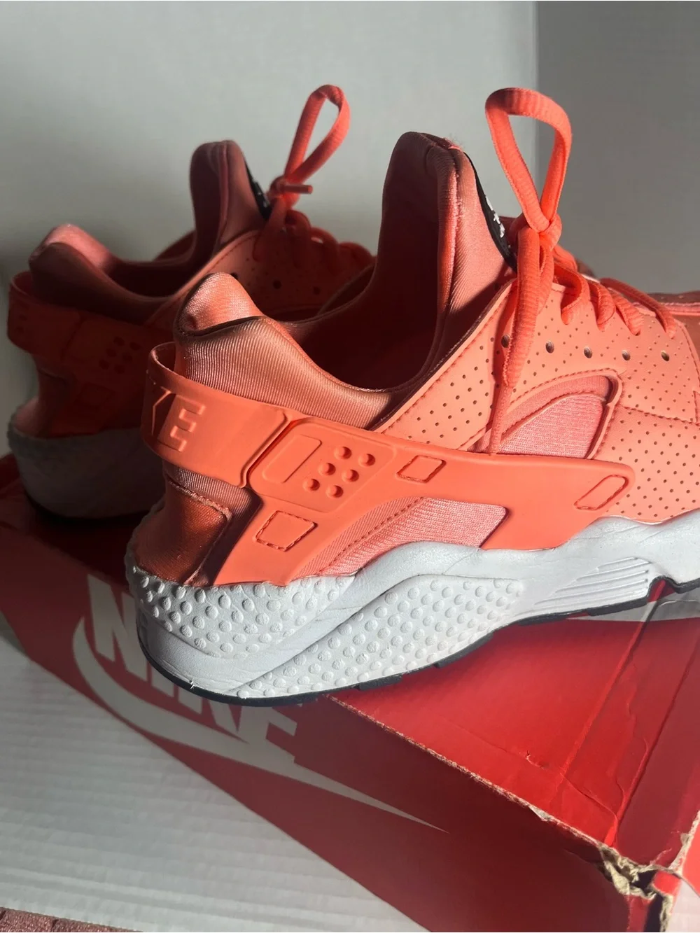 Nike Kids Coral/Orange Huarache Sneakers